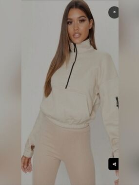 NWT PRETTYLITTLETHING Sand Oversized Zip Front Sweatshirt Sz M